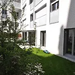 Stylish 3-Bedroom Apartment With Garden In The Eiffel Tower Area