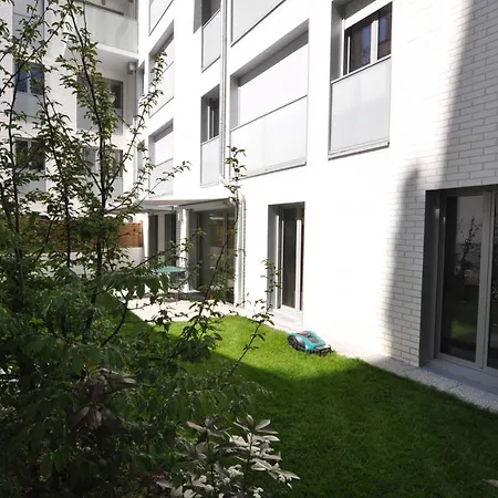 Stylish 3-bedroom With Garden In The Eiffel Tower Area Apartment Paris