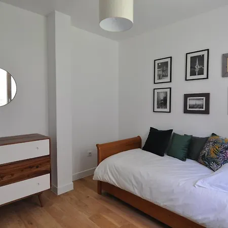 Stylish 3-bedroom With Garden In The Eiffel Tower Area Apartment *
